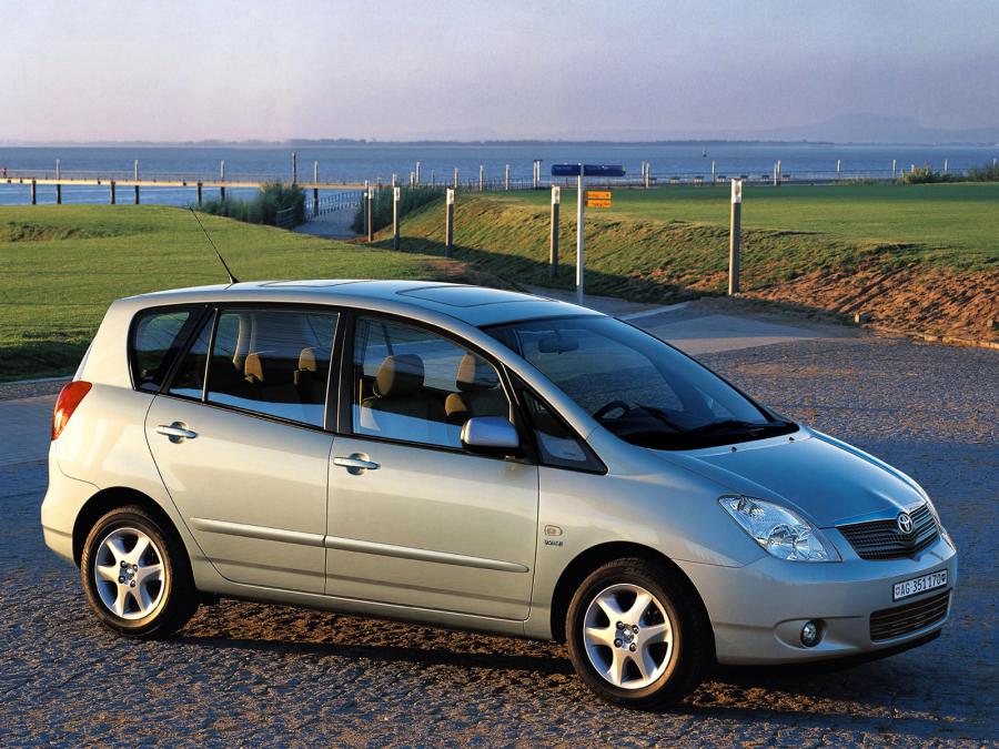  Toyota Corolla Verso 2001-04 2001 года  (фото 7 из 13)